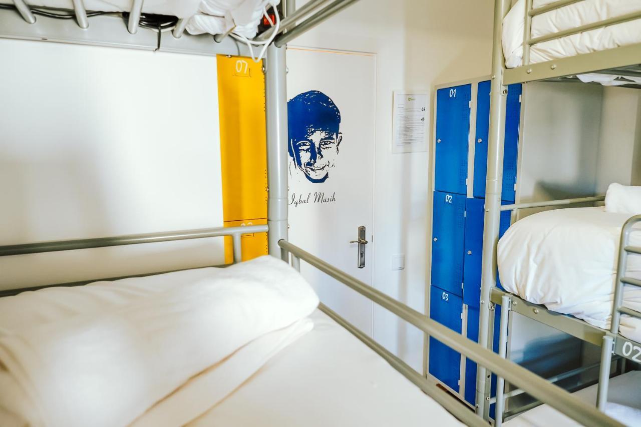 Help Yourself - Restelo Hostel Lisbon