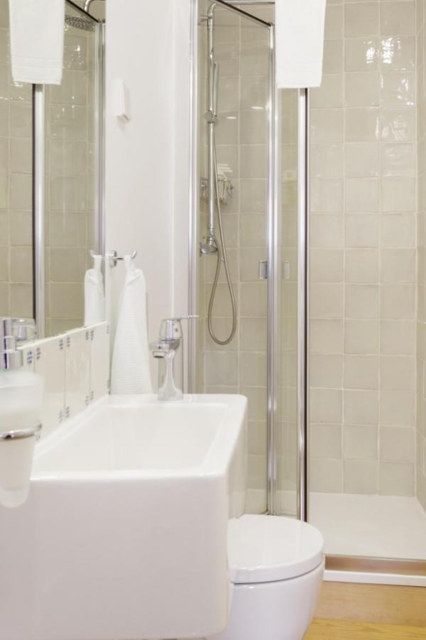 Chiado Rooftop Retreat: 19th Century Charm With River Views Apartment *