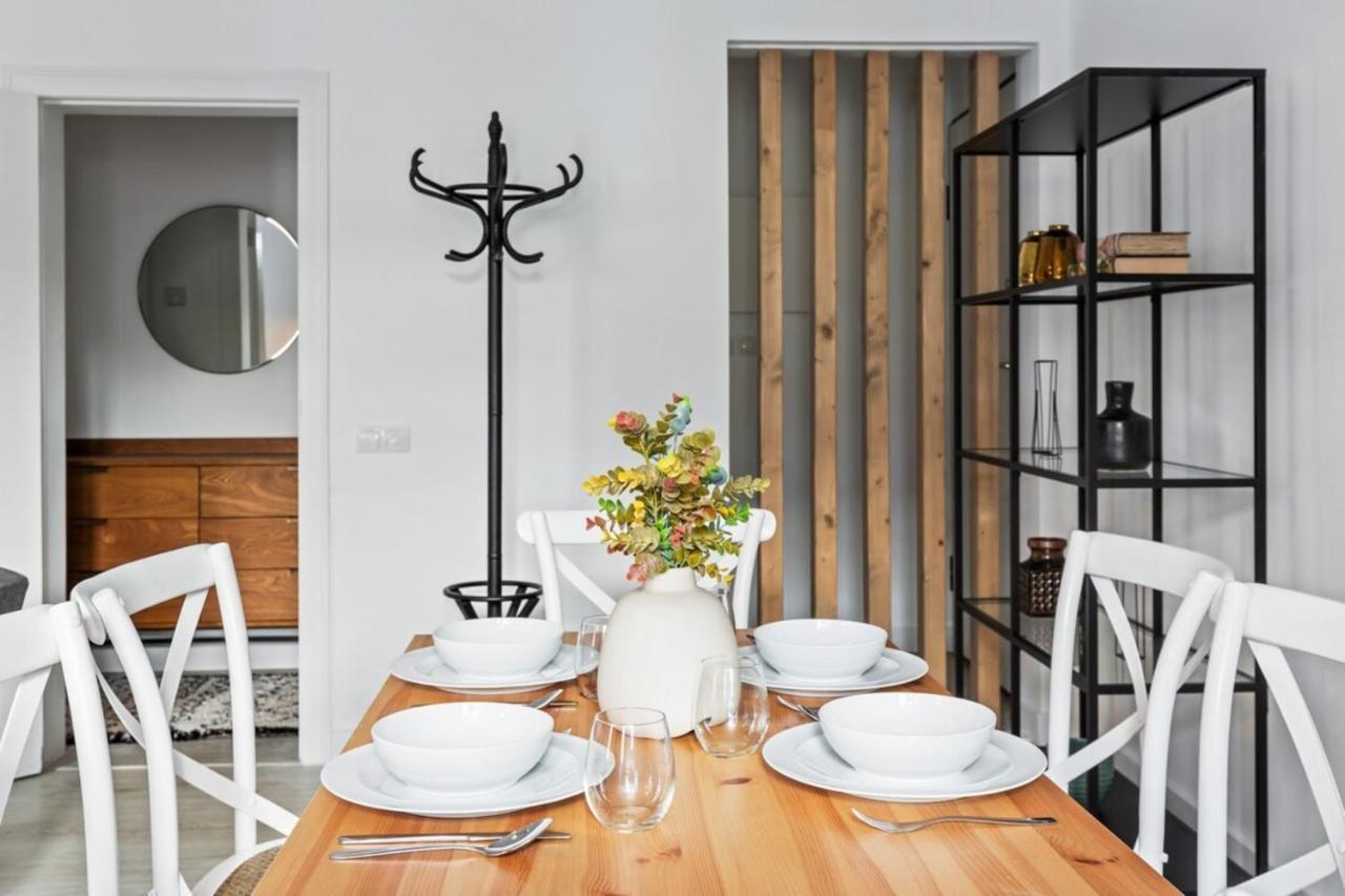 Apartment Stunning 2 Bedroom Near Belem Lisbon