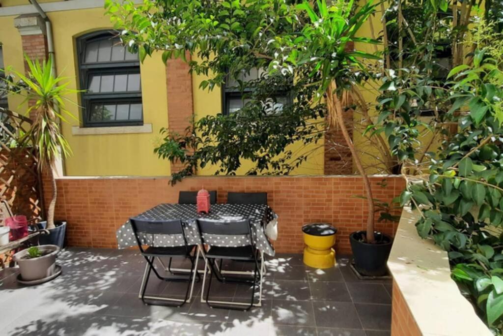 Charming Sunny Terrace / One Bedroom Apartment *