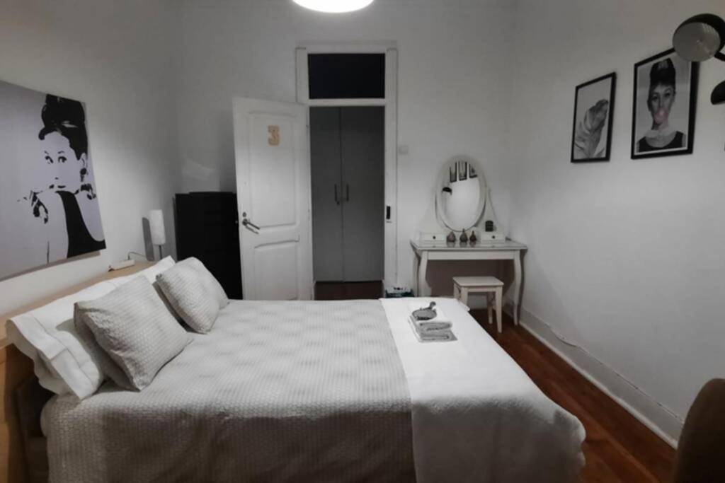 Charming Sunny Terrace / One Bedroom Lisbon