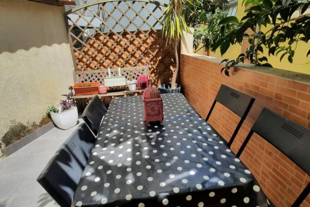 Charming Sunny Terrace / One Bedroom Apartment Lisbon