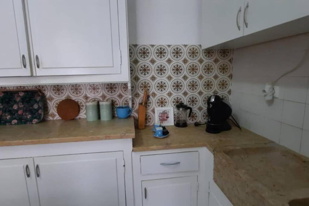 Charming Sunny Terrace / One Bedroom Apartment Lisbon