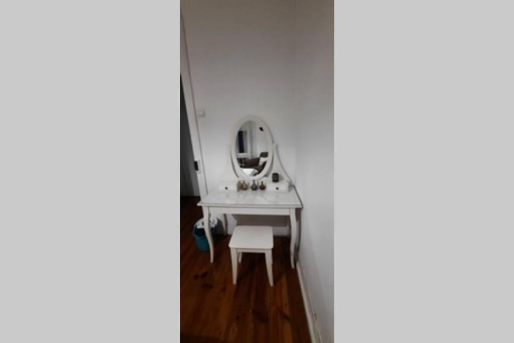 Charming Sunny Terrace / One Bedroom * Lisbon