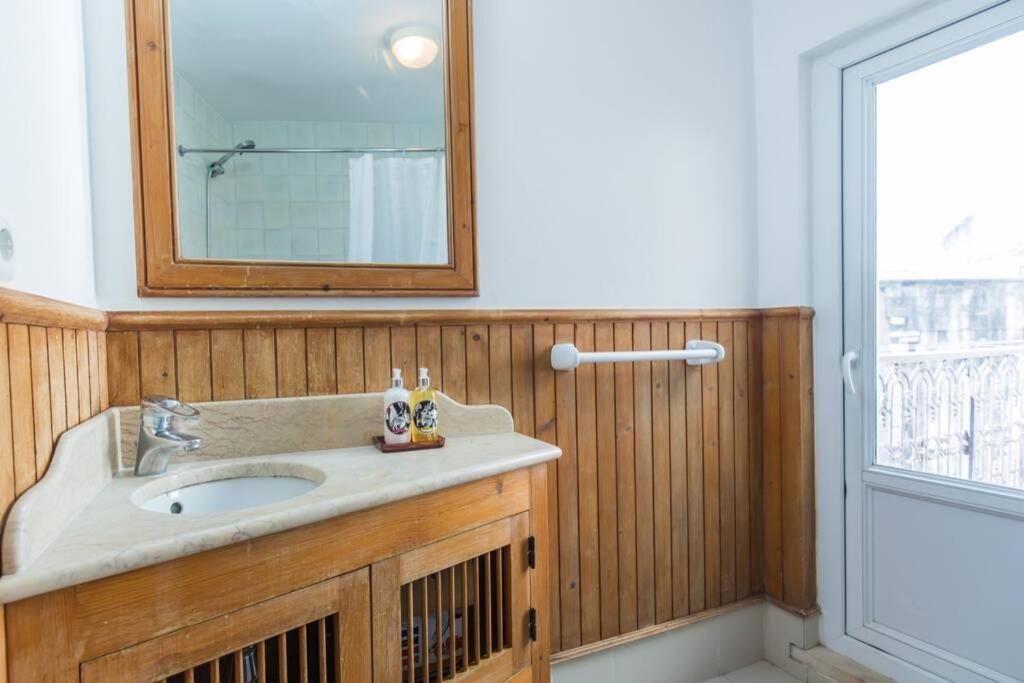 135 B - Alfama Renovated Charming Historic Flat Near Baixa Apartment Lisbon