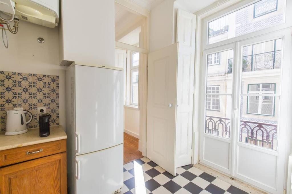135 B - Alfama Renovated Charming Historic Flat Near Baixa Apartment *