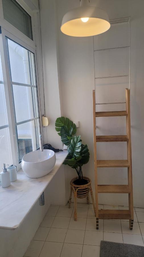 Guest house Tiny With Private Bathroom - Bairro Alto