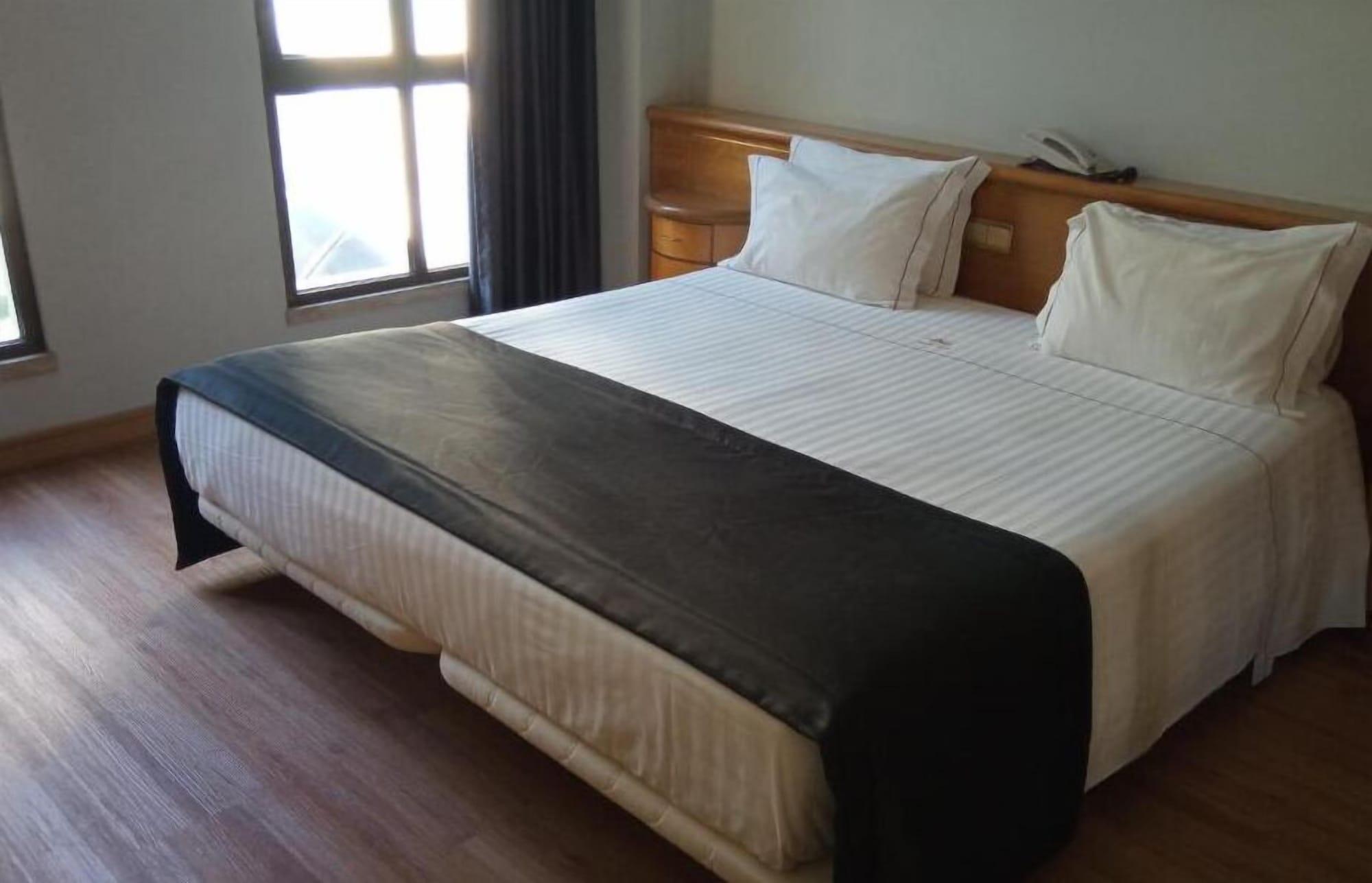 Alif Campo Pequeno Hotel