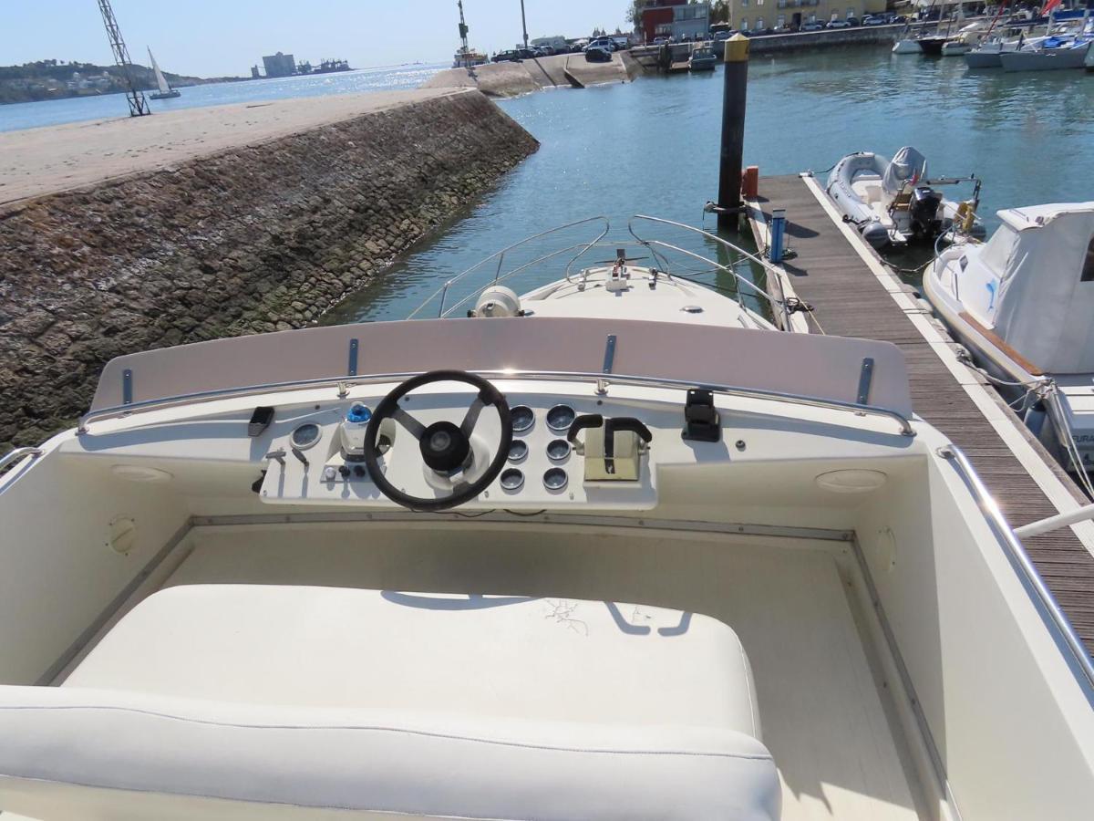 Botel Barco Lusitano *