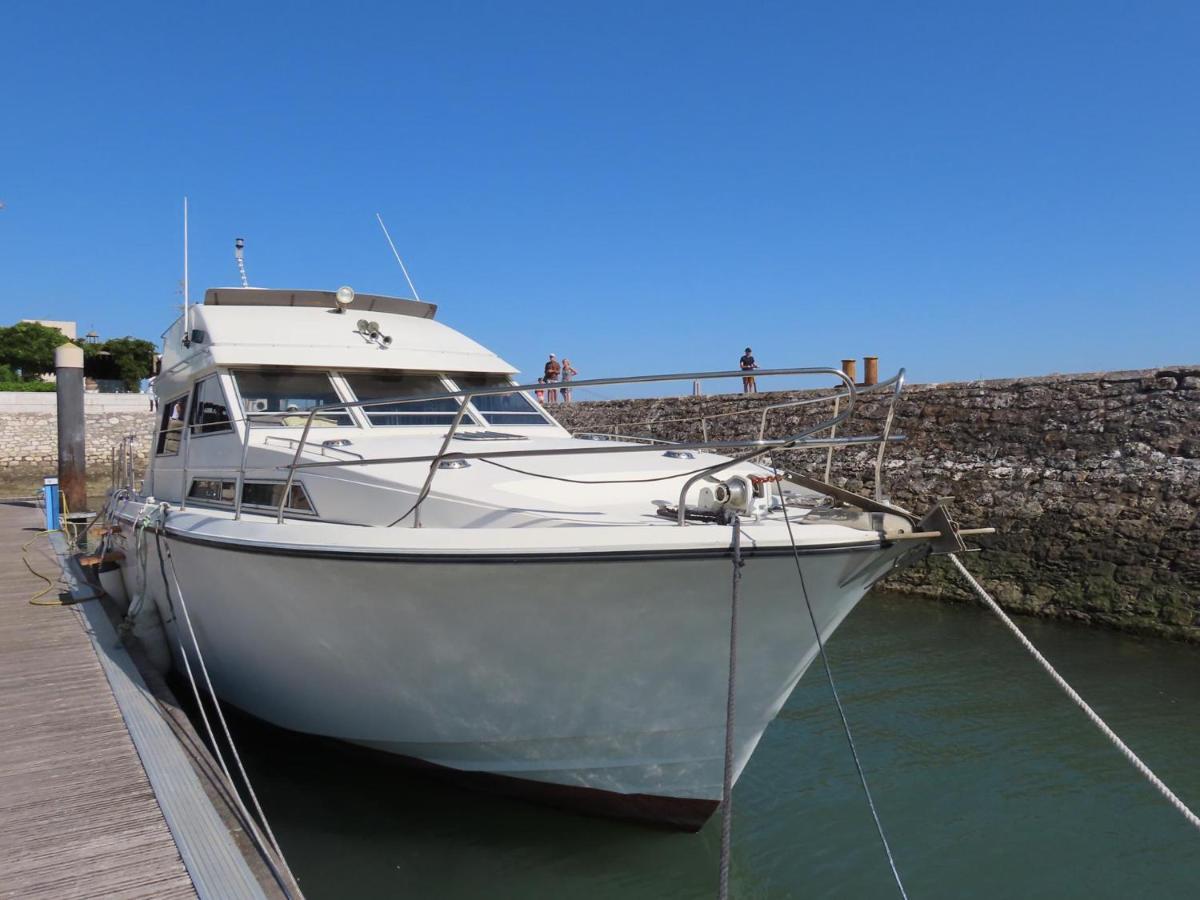 Barco Lusitano Botel *