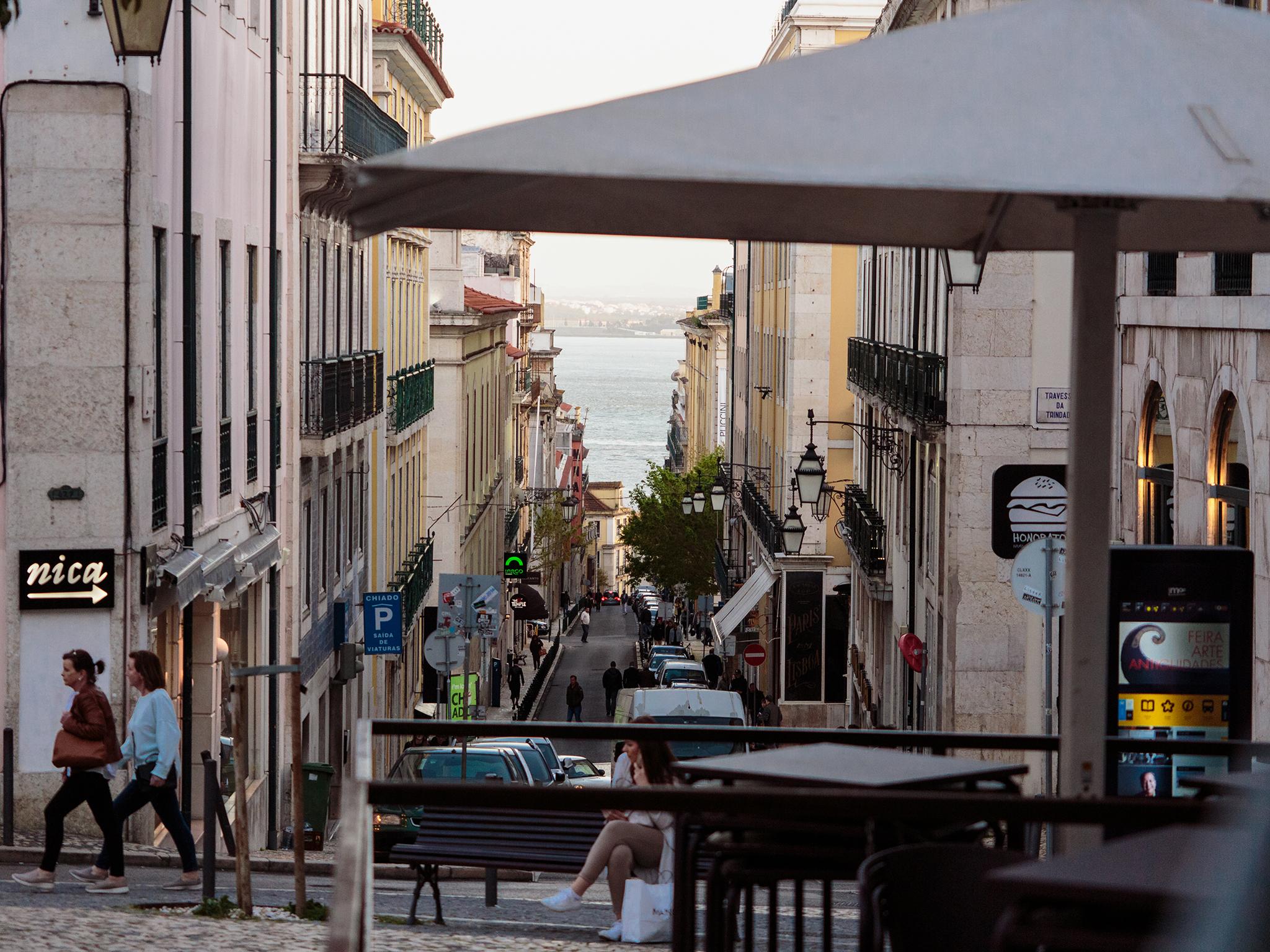Bed & Breakfast Dear - Bordalo Palace Chiado Lisbon