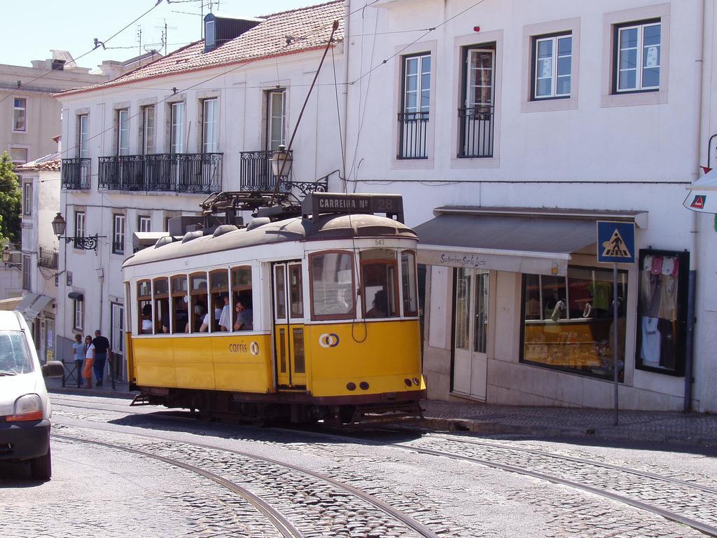 Fado - Santos Bed & Breakfast Lisbon