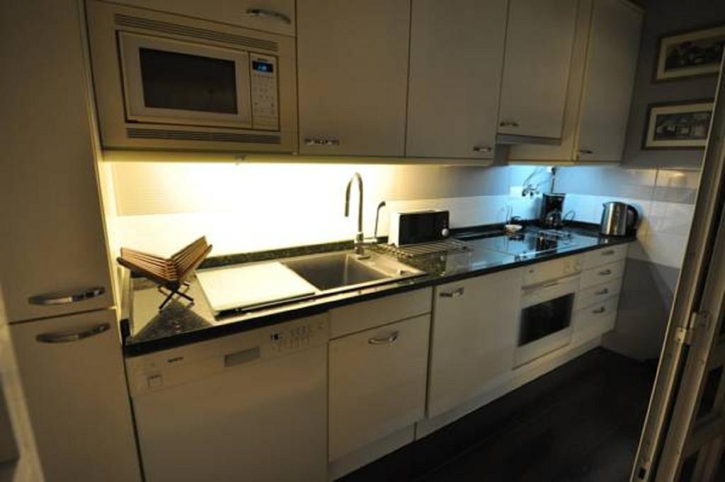 Apart Lisbon Pool Metro Garage Apartment Lisbon