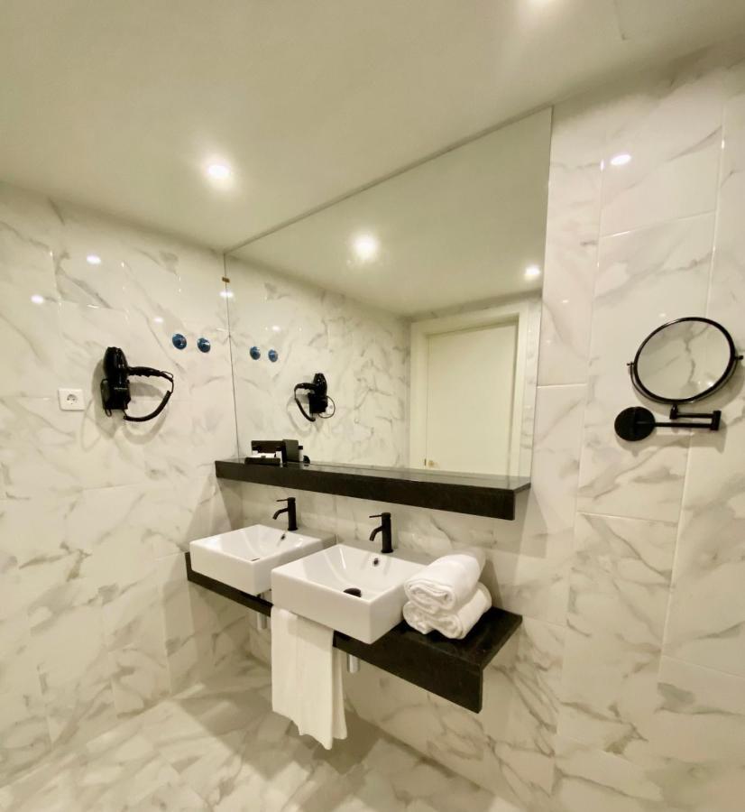 Hotel Hollywood By 4*