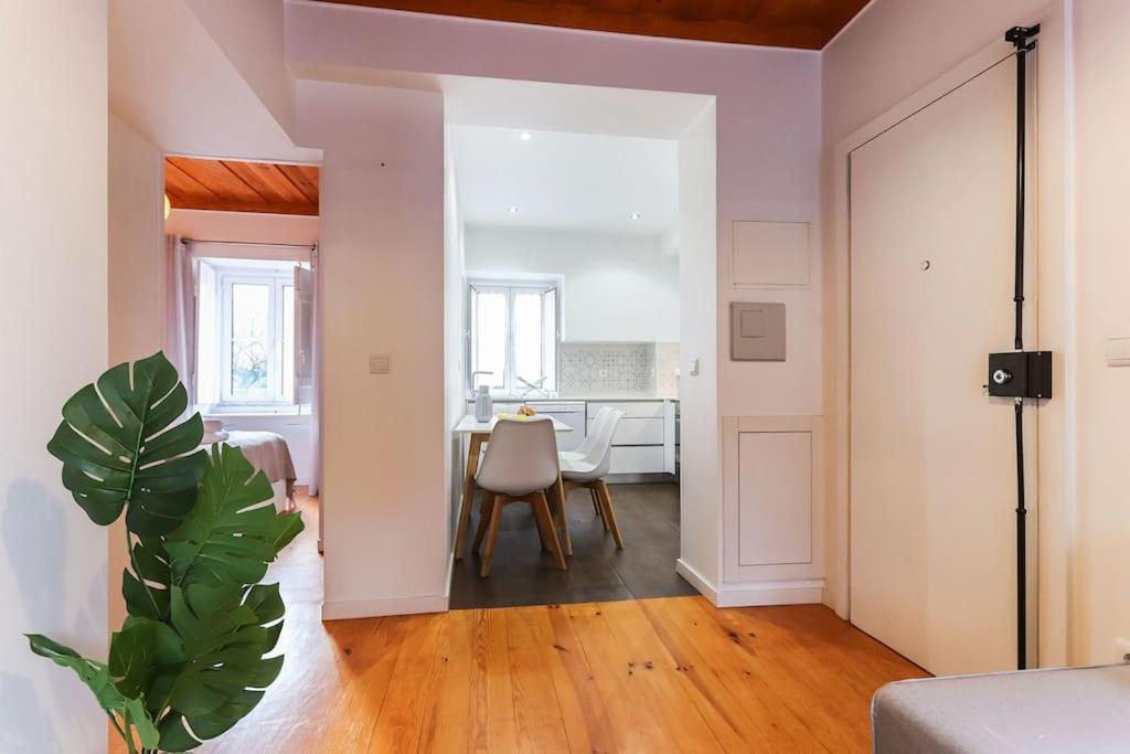 Portucale ! Campo Ourique Design W/ Balcony Apartamento *