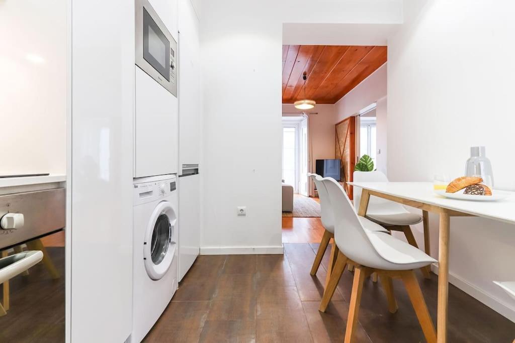 Portucale ! Campo Ourique Design W/ Balcony Apartamento *