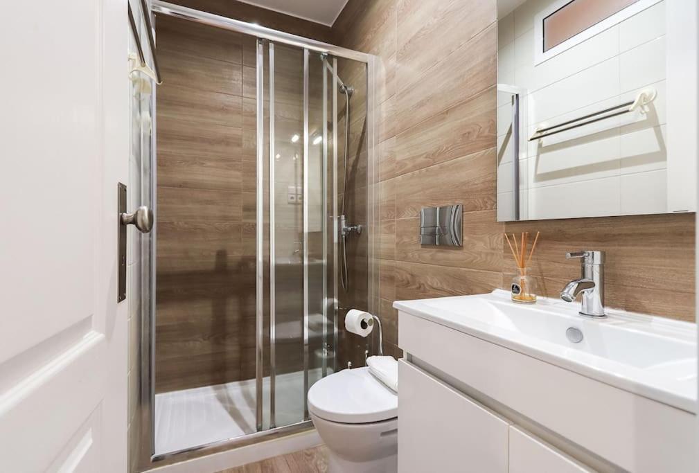 Apartamento Portucale ! Campo Ourique Design W/ Balcony