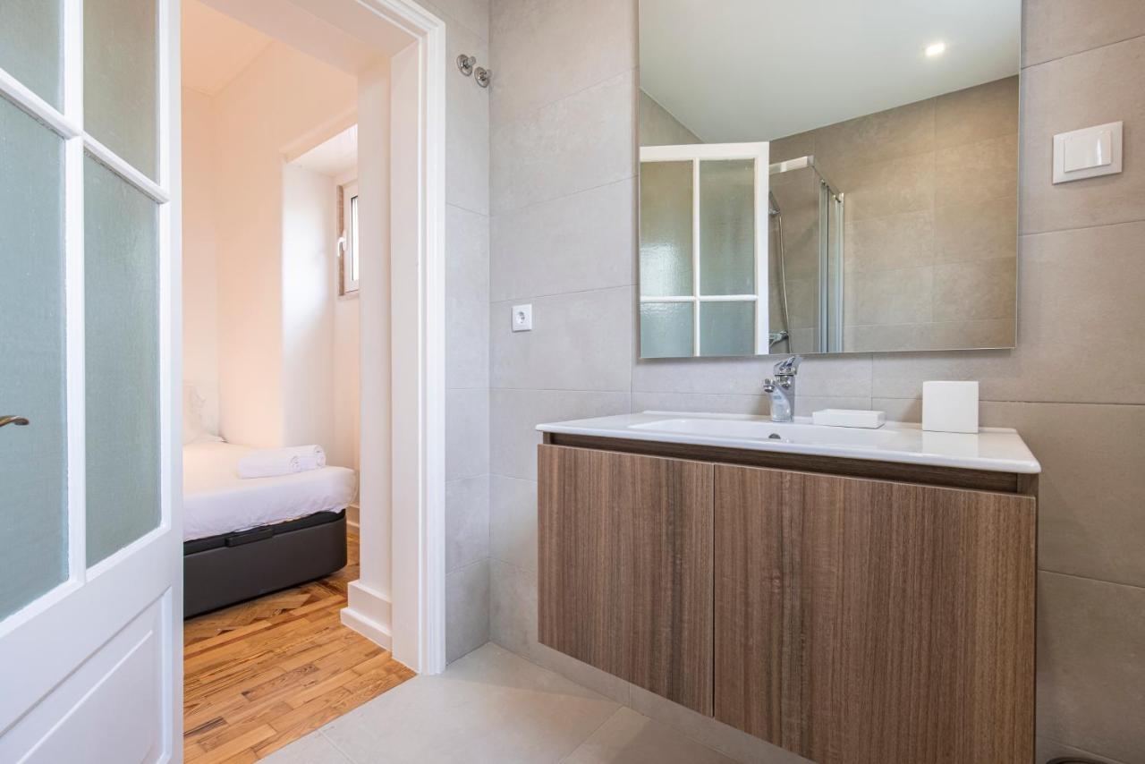 Apartment Magnificent 4bdr In By Lovelystay