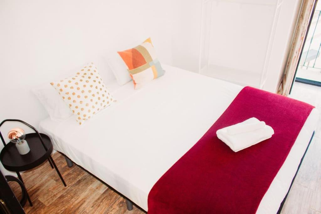 Apartment New Flat & Terrace Garden Monte Da Graca Lisbon