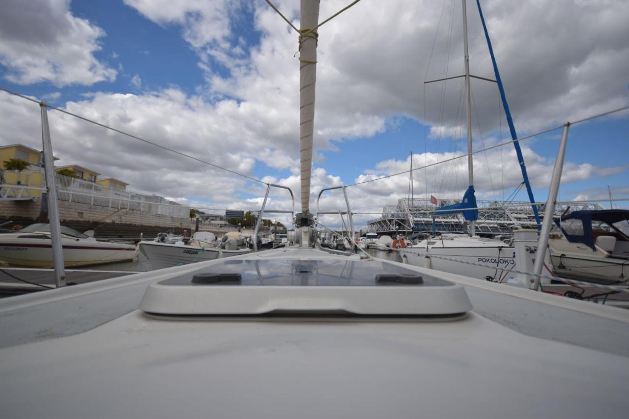 Botel Arecadina Lisbon