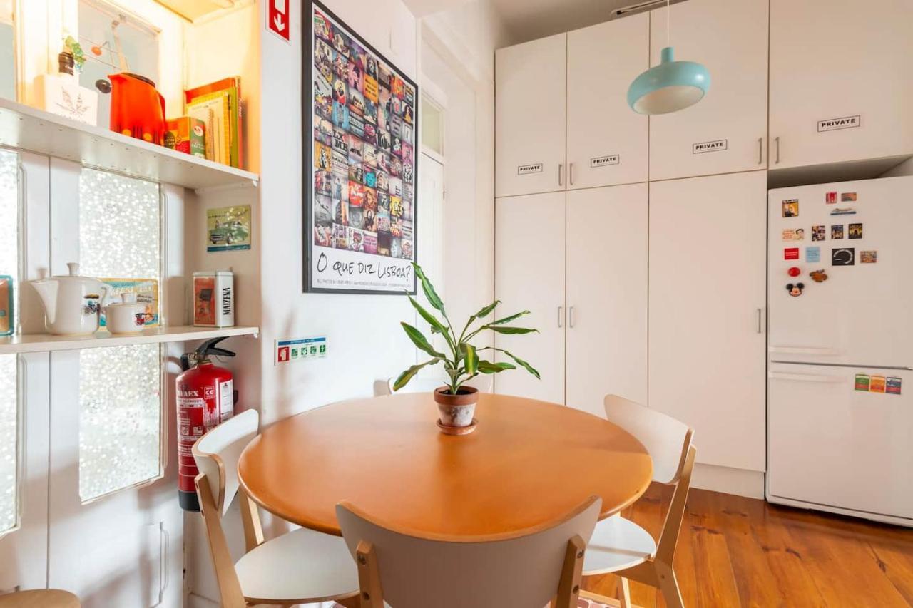 Say What Lisbon? — Street Art / Family Apartment *