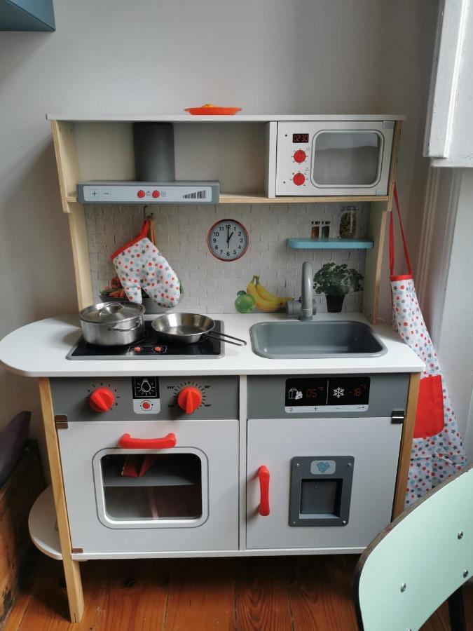 Say What Lisbon? — Street Art / Family Apartment Lisbon