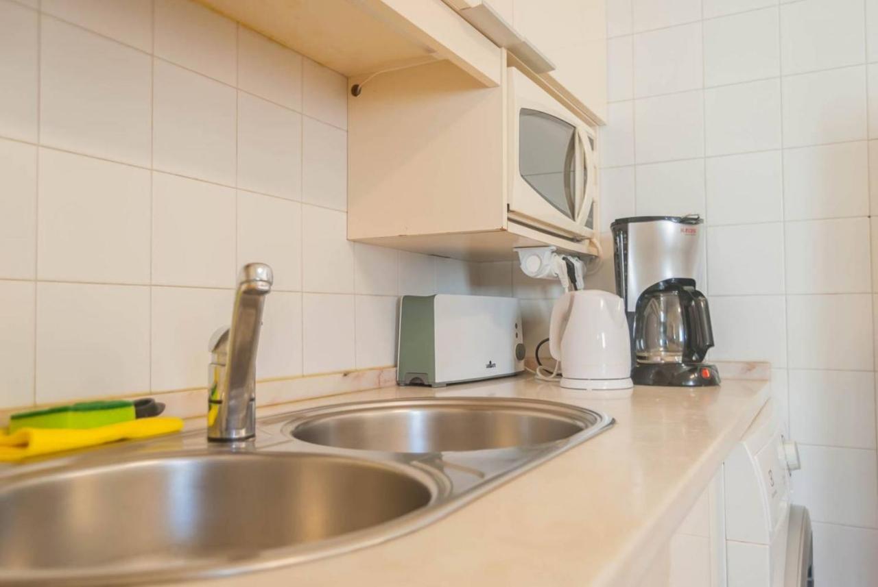 Cozy Two Bedroom In Santa Marinha Apartment Lisbon