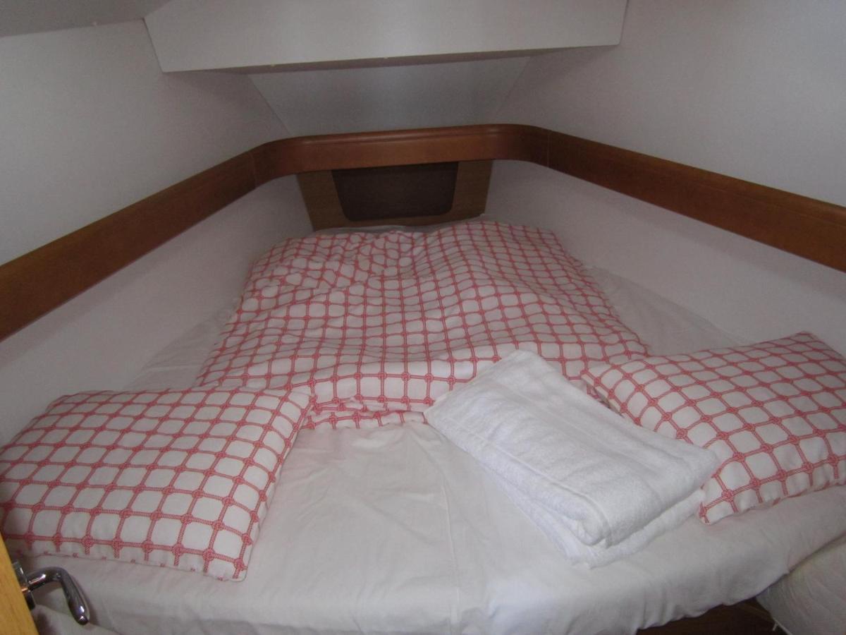 Salis - Jeanneau 39i Botel