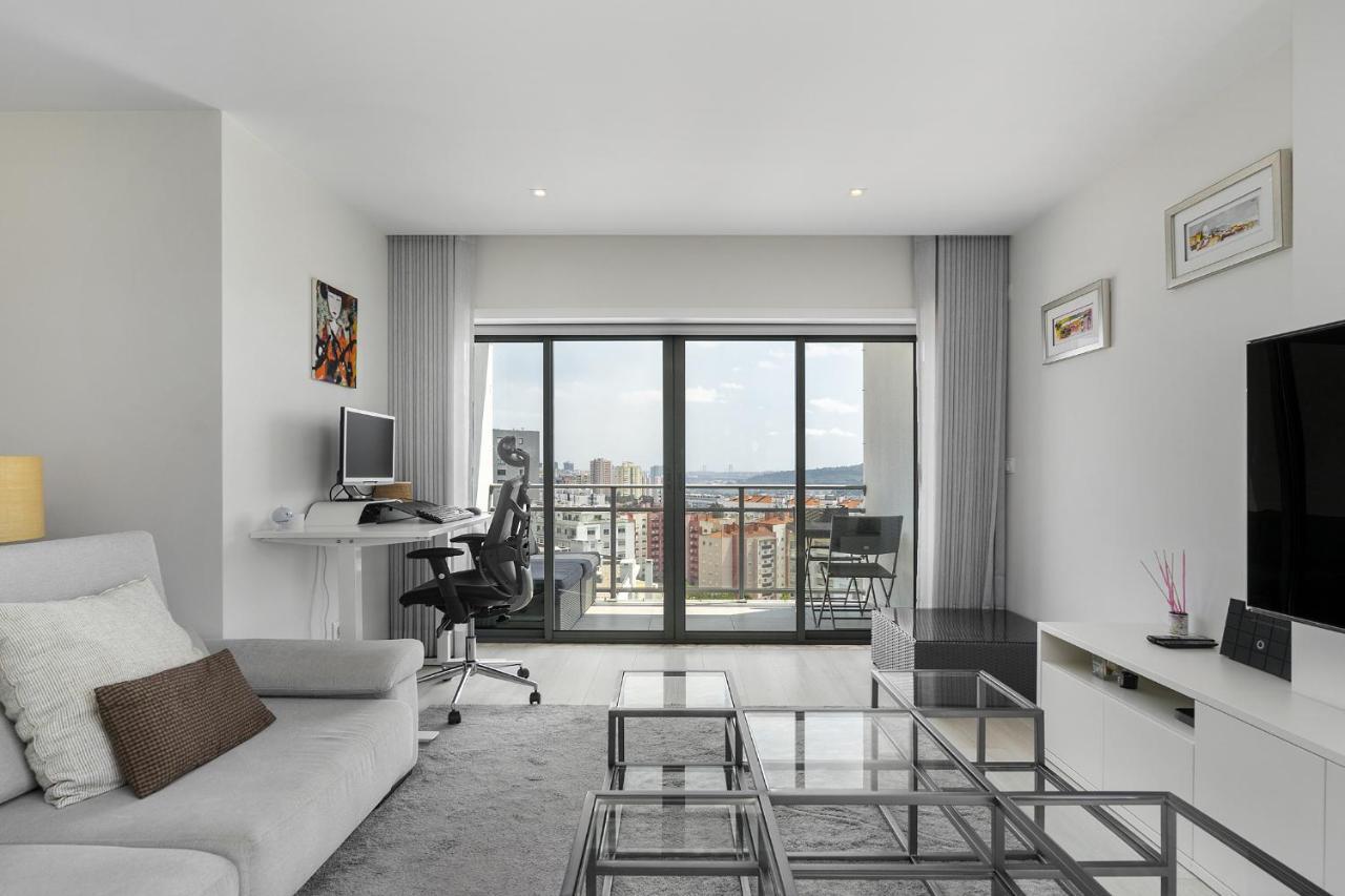 Whome Family - Urban Retreat With Parking, Ac, Elevator In Great Location Apartment *
