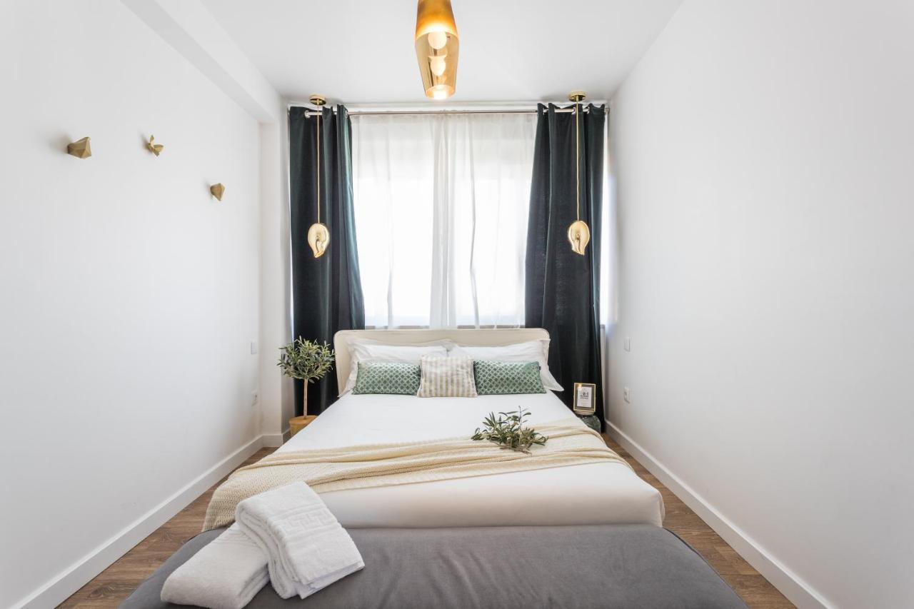 Airport Apartment *