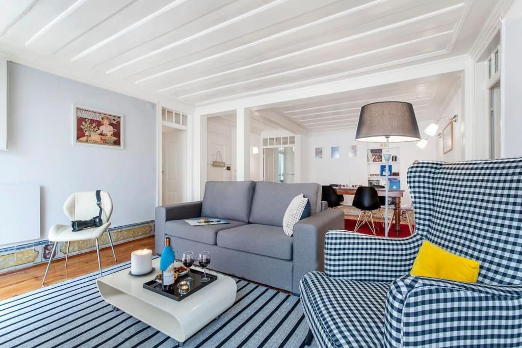 Charming 2 Bedroom Avenida Da Liberdade Apartment Lisbon