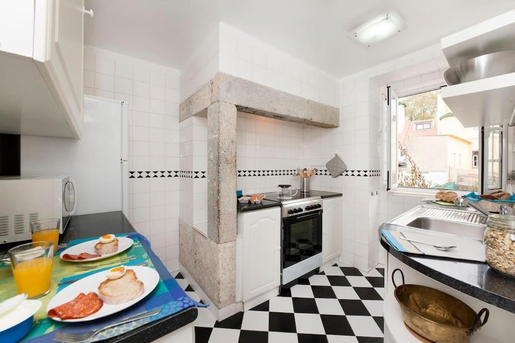 Charming 2 Bedroom Avenida Da Liberdade * Lisbon