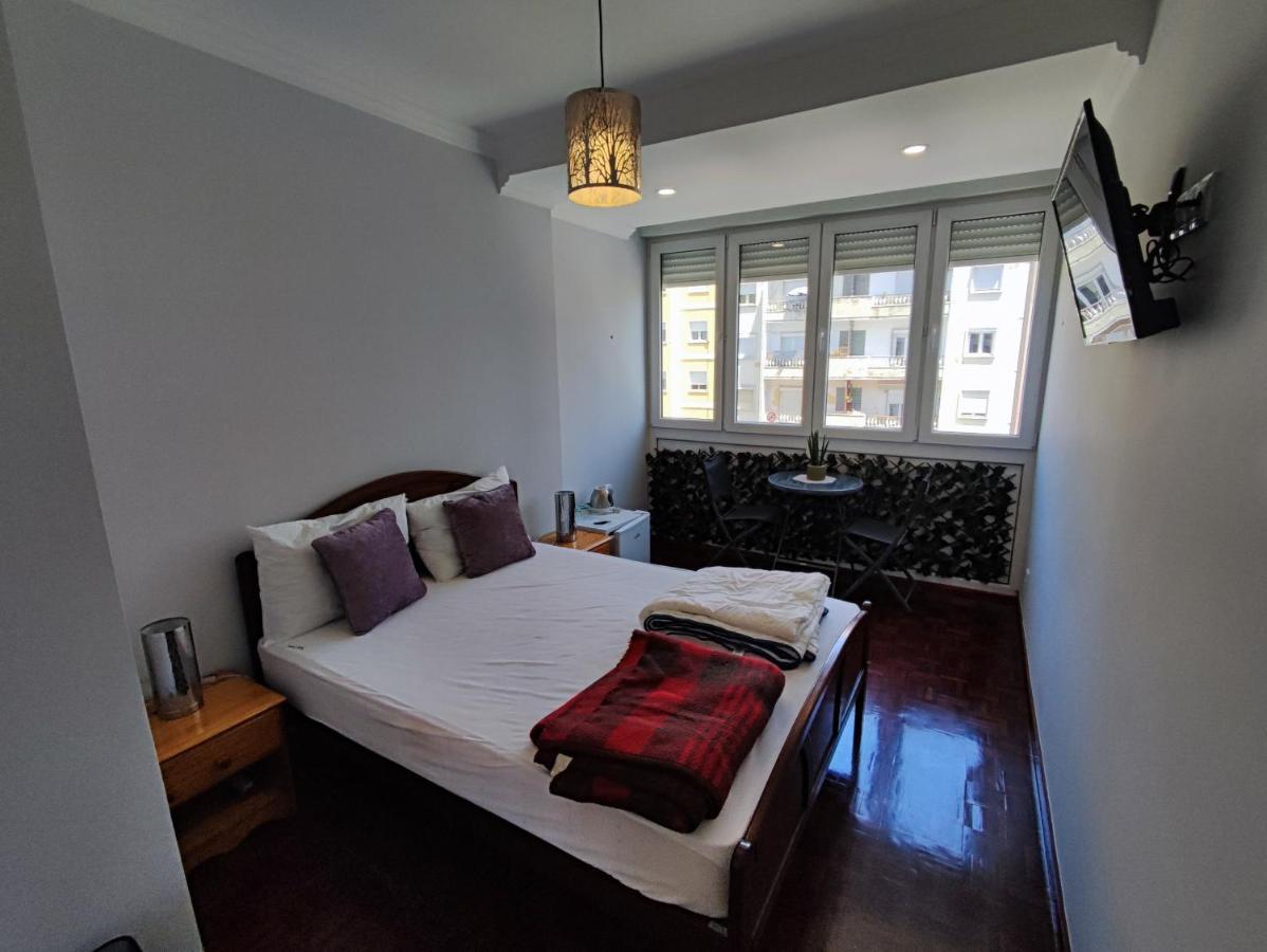 With Ac In Penha De Franca, Lisbon