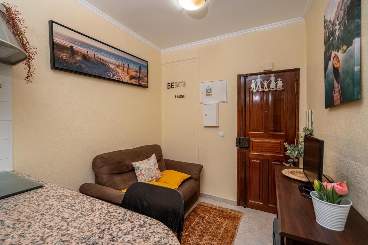 Cozy One Bedroom In Historic Location - Carmo Apartment Lisbon
