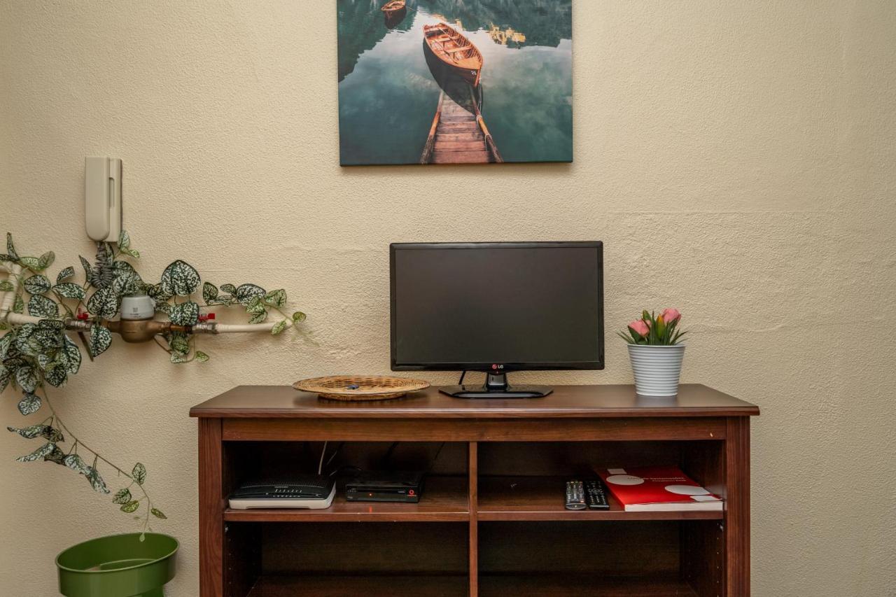 Cozy One Bedroom In Historic Location - Carmo Apartment