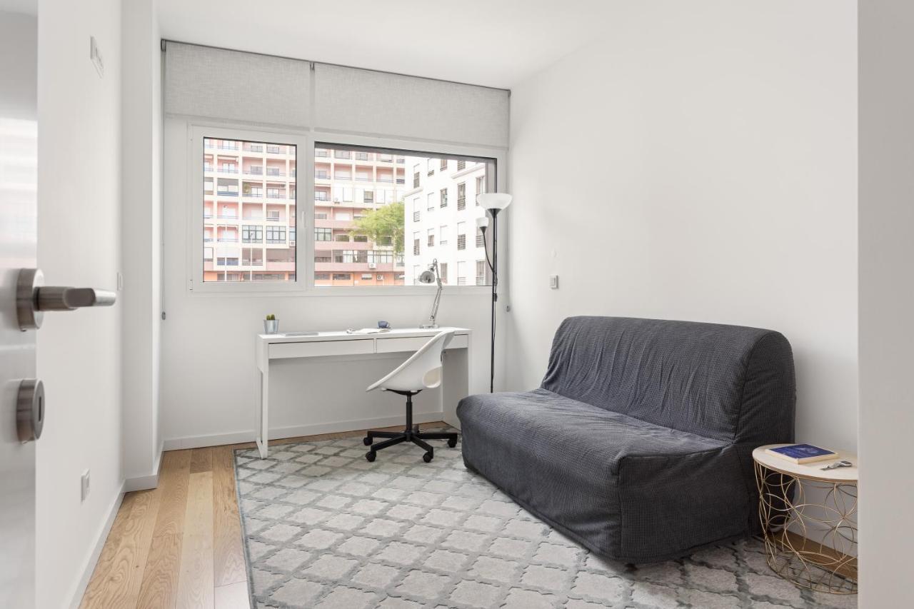 Apartment Modern 3br With Terrace In Benfica By Host For Us