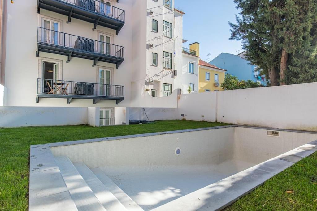 Lapa Garden With Swimming Pool Apartment Lisbon