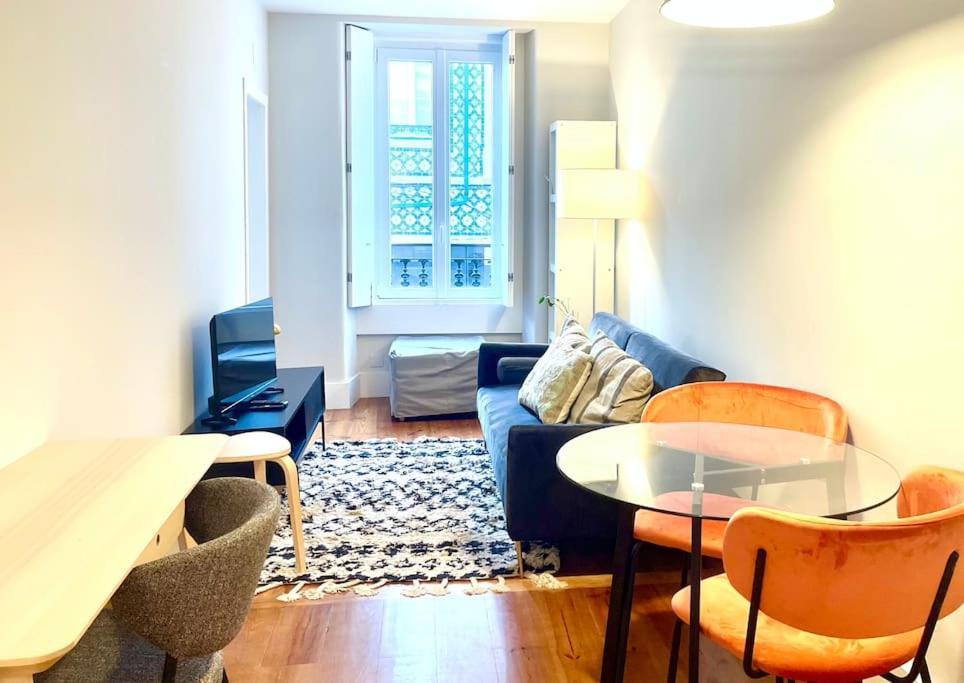 Apartment Rs1e Cozy, New Ac! Quiet & Central, Perfect Stay! Lisbon
