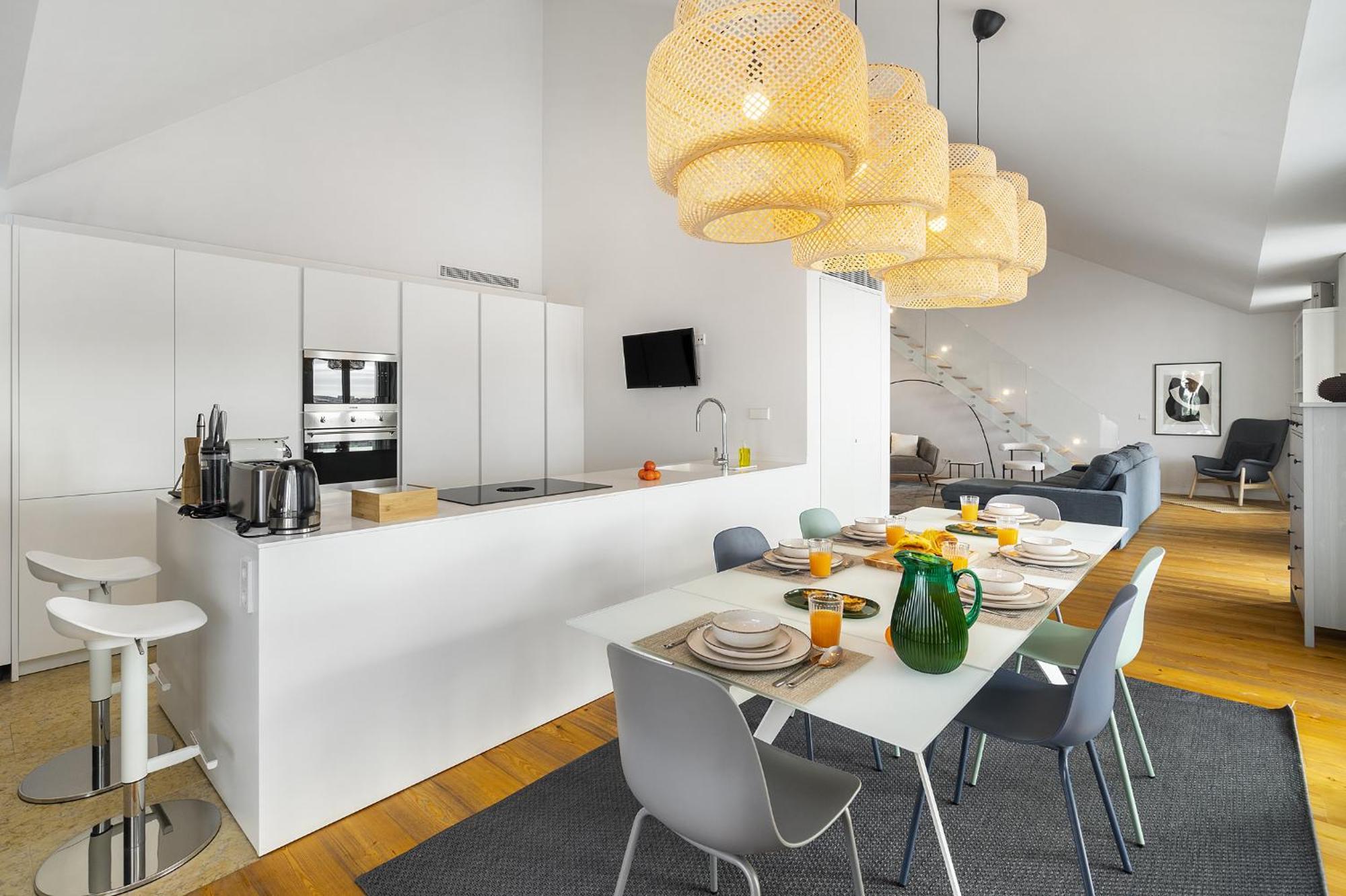 Whome Skyline Penthouse Luxury Living View, Ac & Elevator