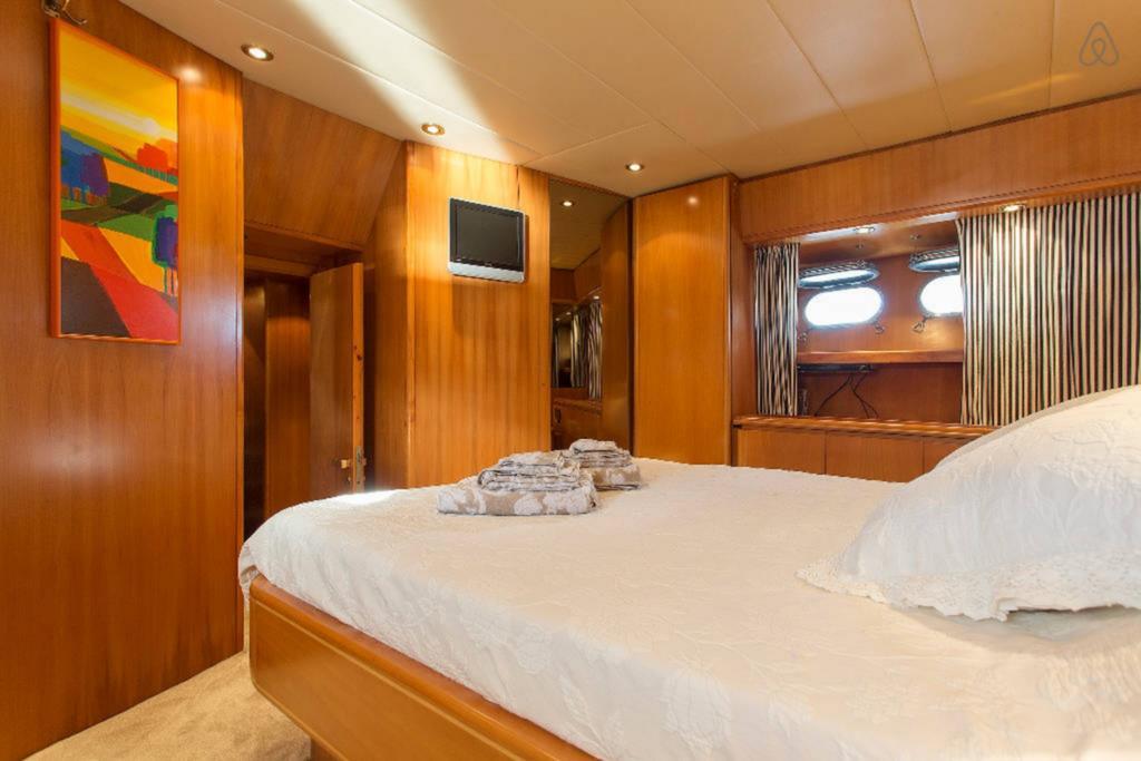 Botel My Angelisa The Yacht *