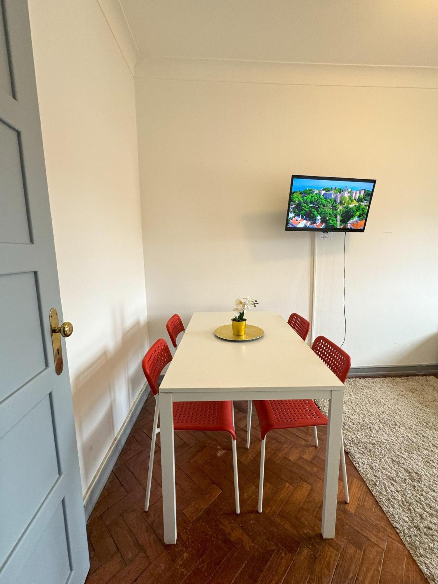 Casas Da Eva - Campolide Quarto em Acomodações Particulares