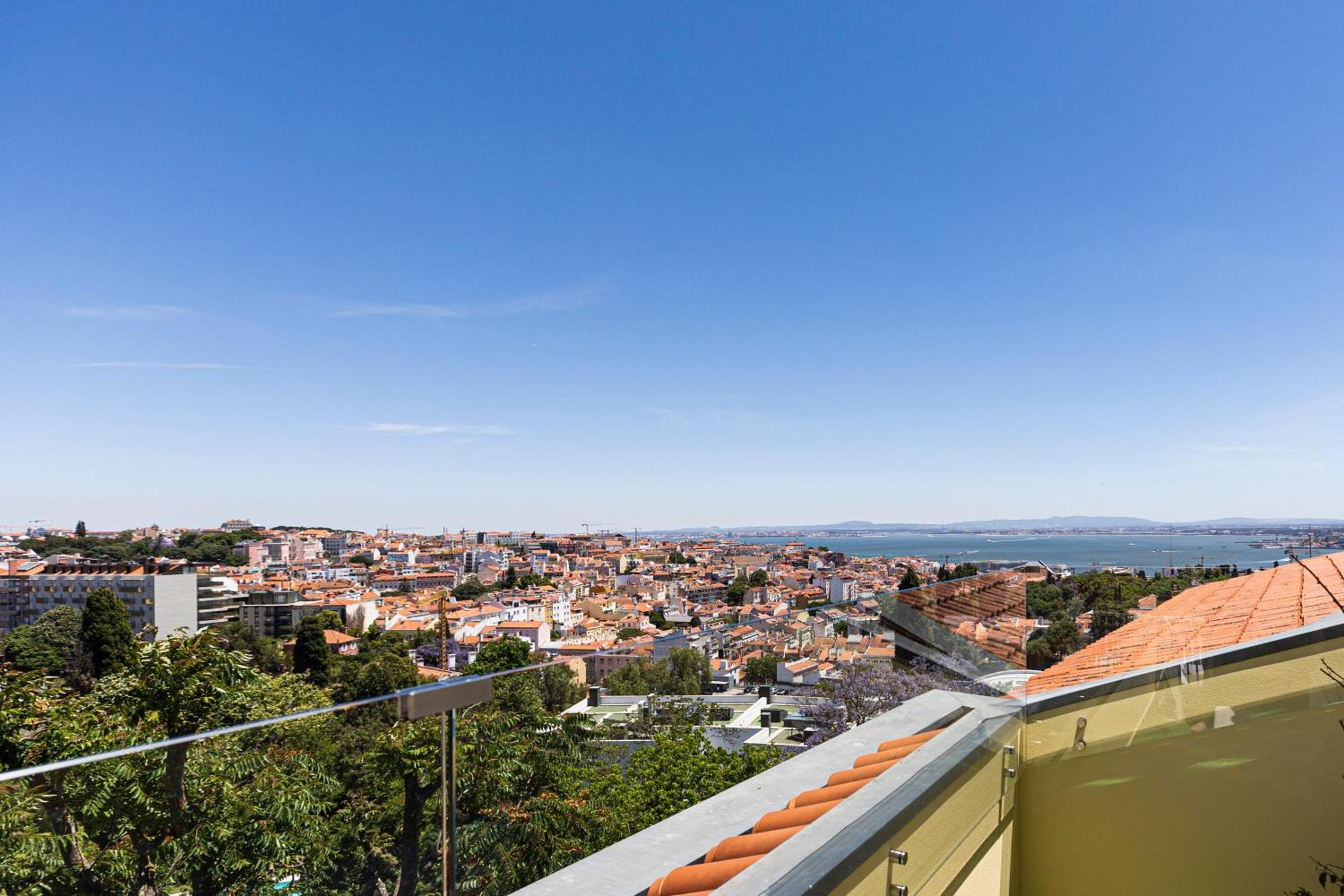 Apartment Estrela Duplex With Terrace Lisbon