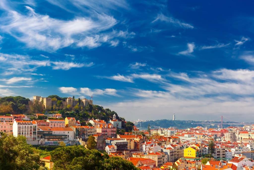 2br At Historical Chiado Apartment