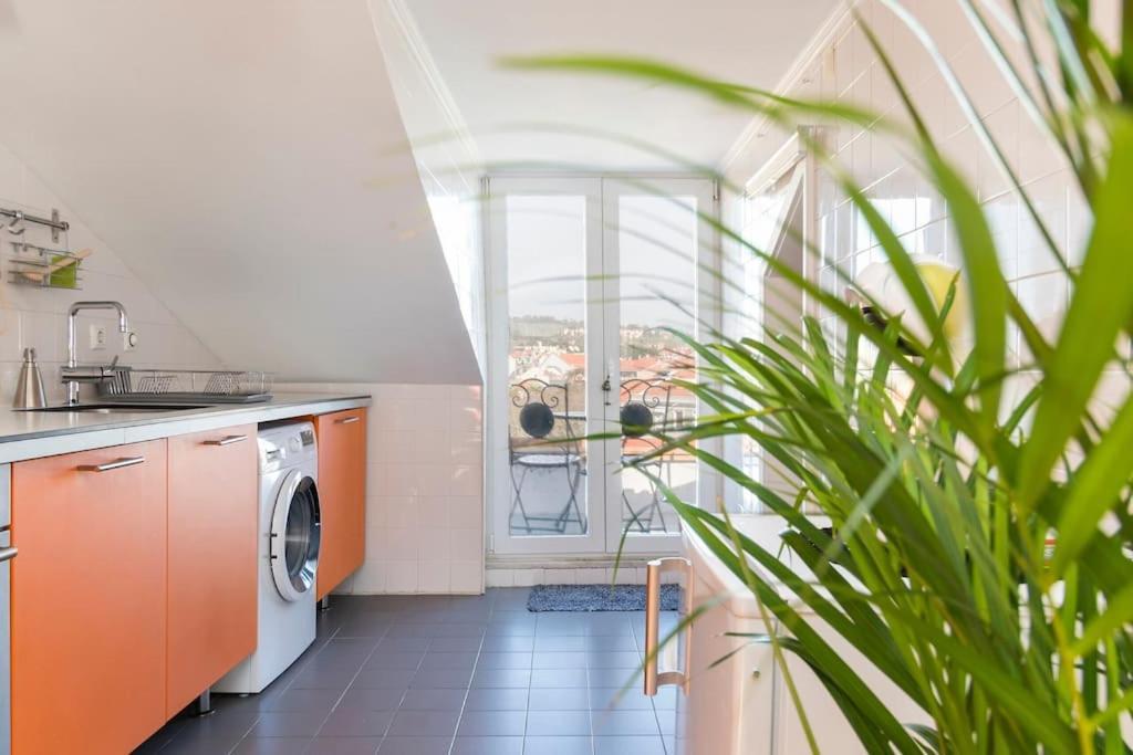 Romantic Rooftop Apart W/ River View Ac Heating Apartamento Lisboa