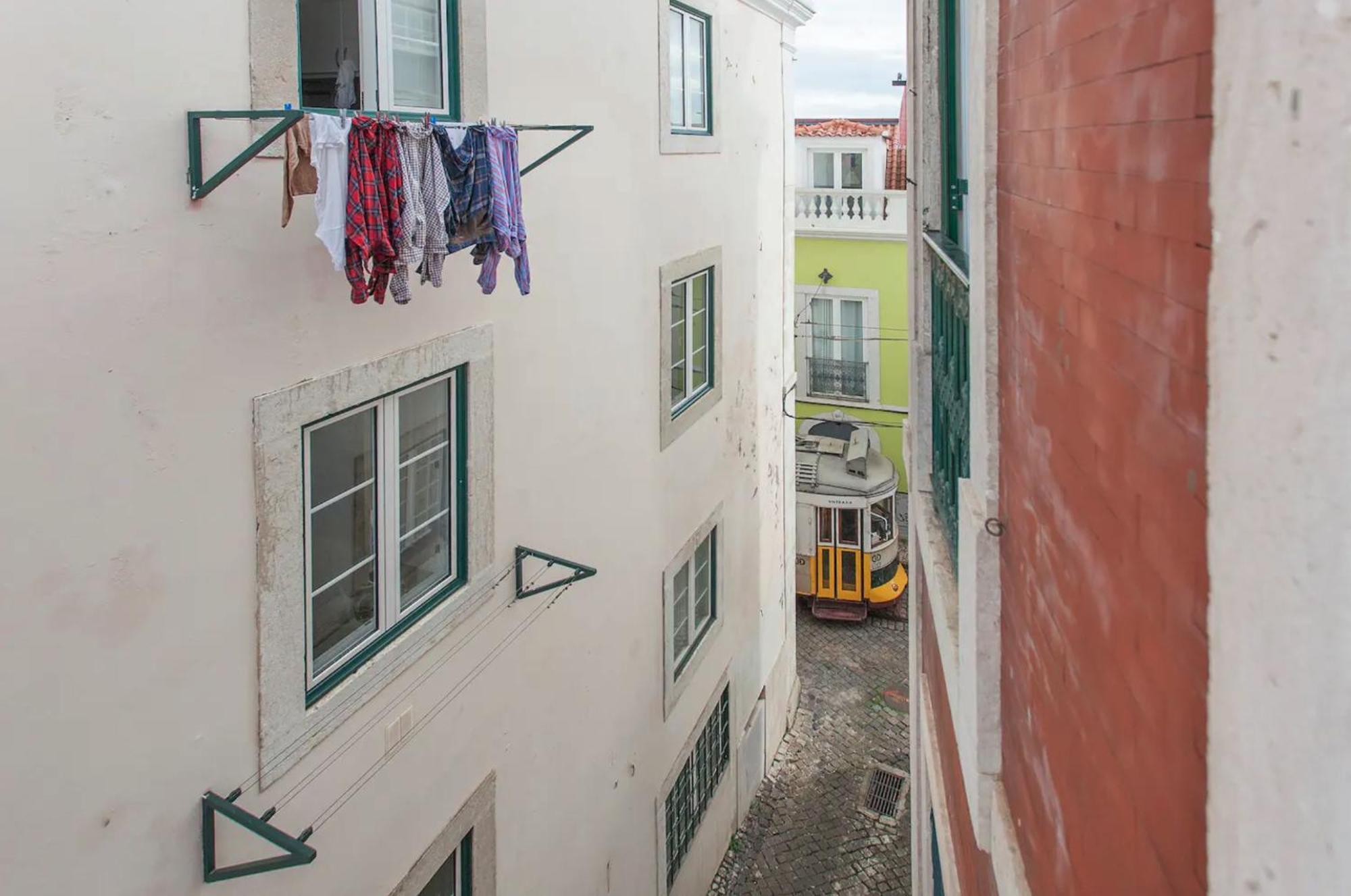 Whome Historical 2-bed Alfama Charm Apartment