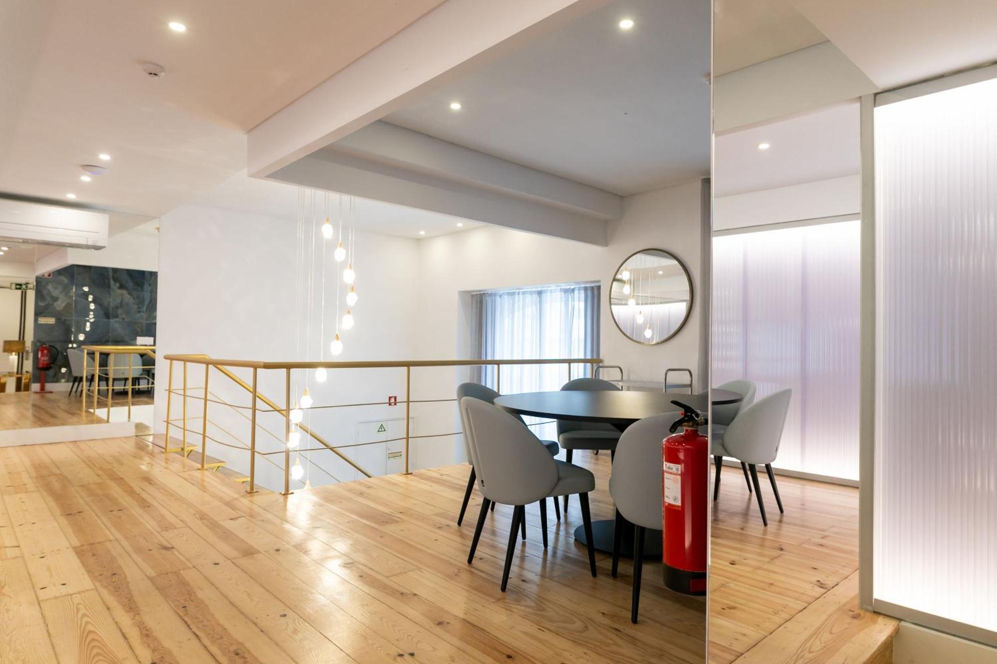 85 & By Ridan Lisboa