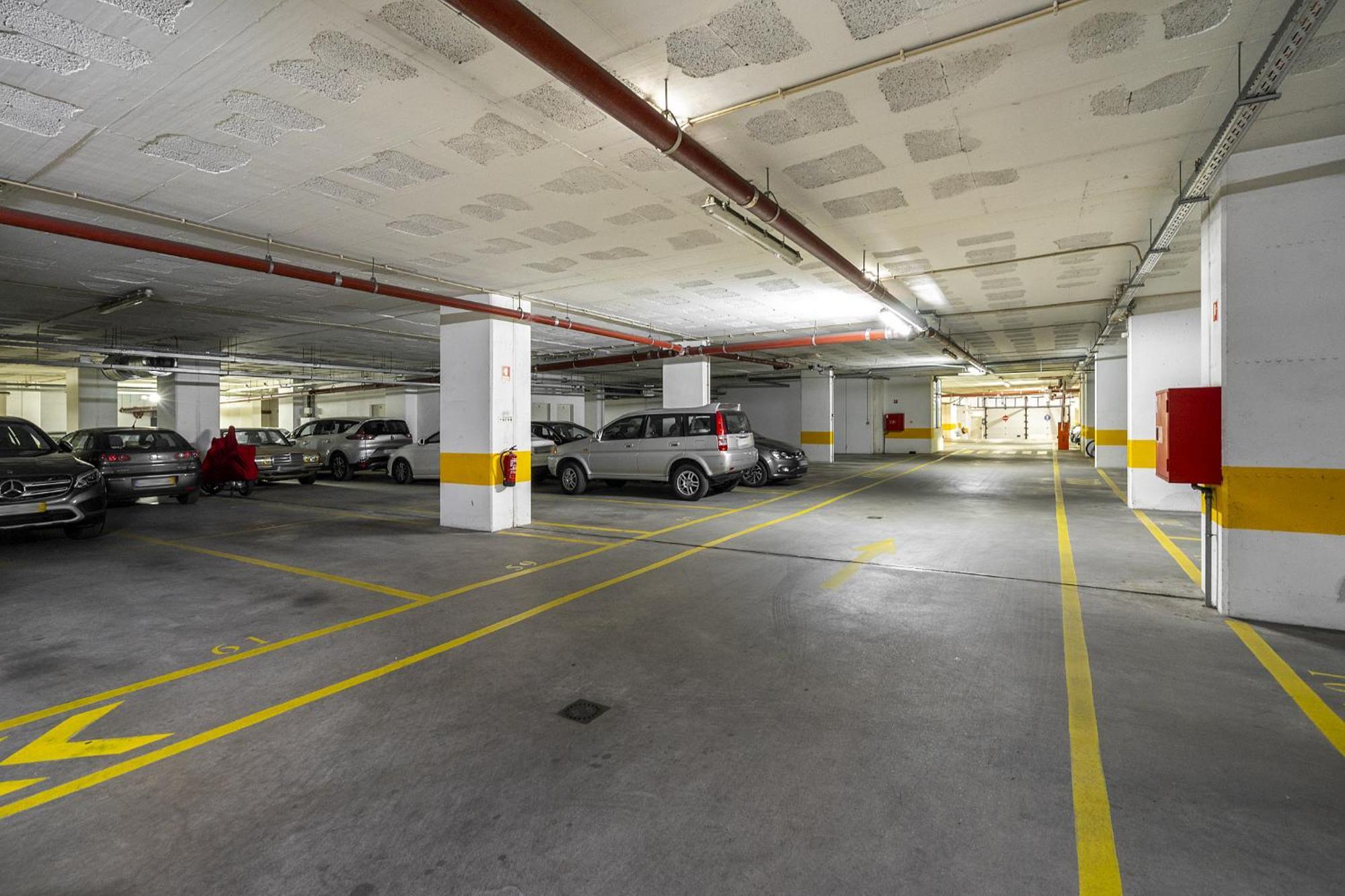 Whome Family - Urban Retreat With Parking, Ac, Elevator In Great Location Apartment Lisbon