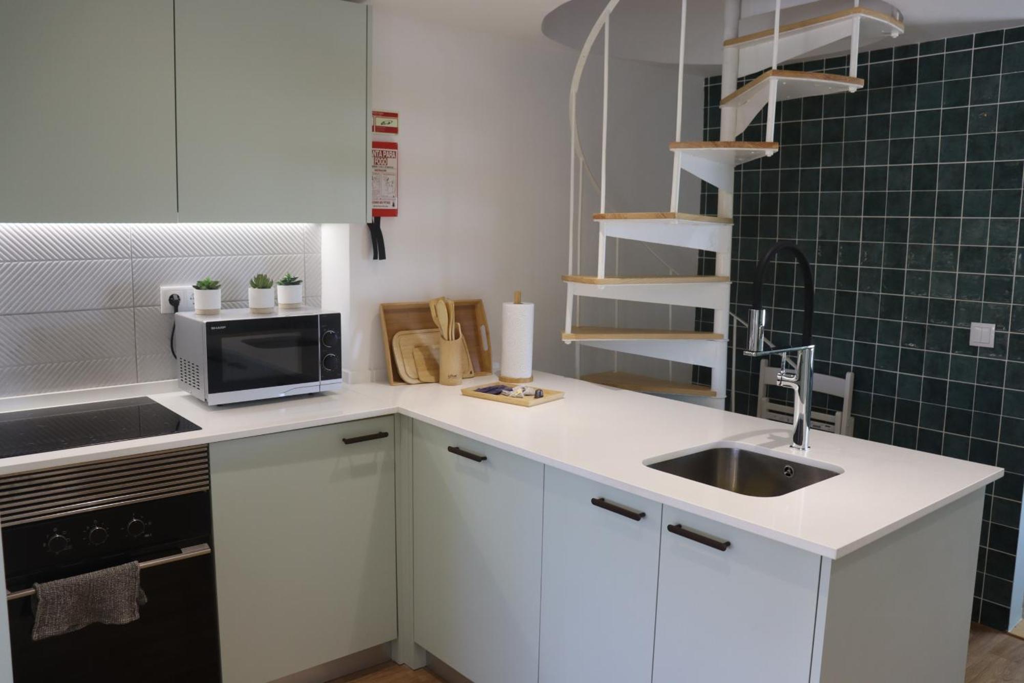 Lisbon, T2 Renewed Duplex With River View, Beato, Apartment Lisbon