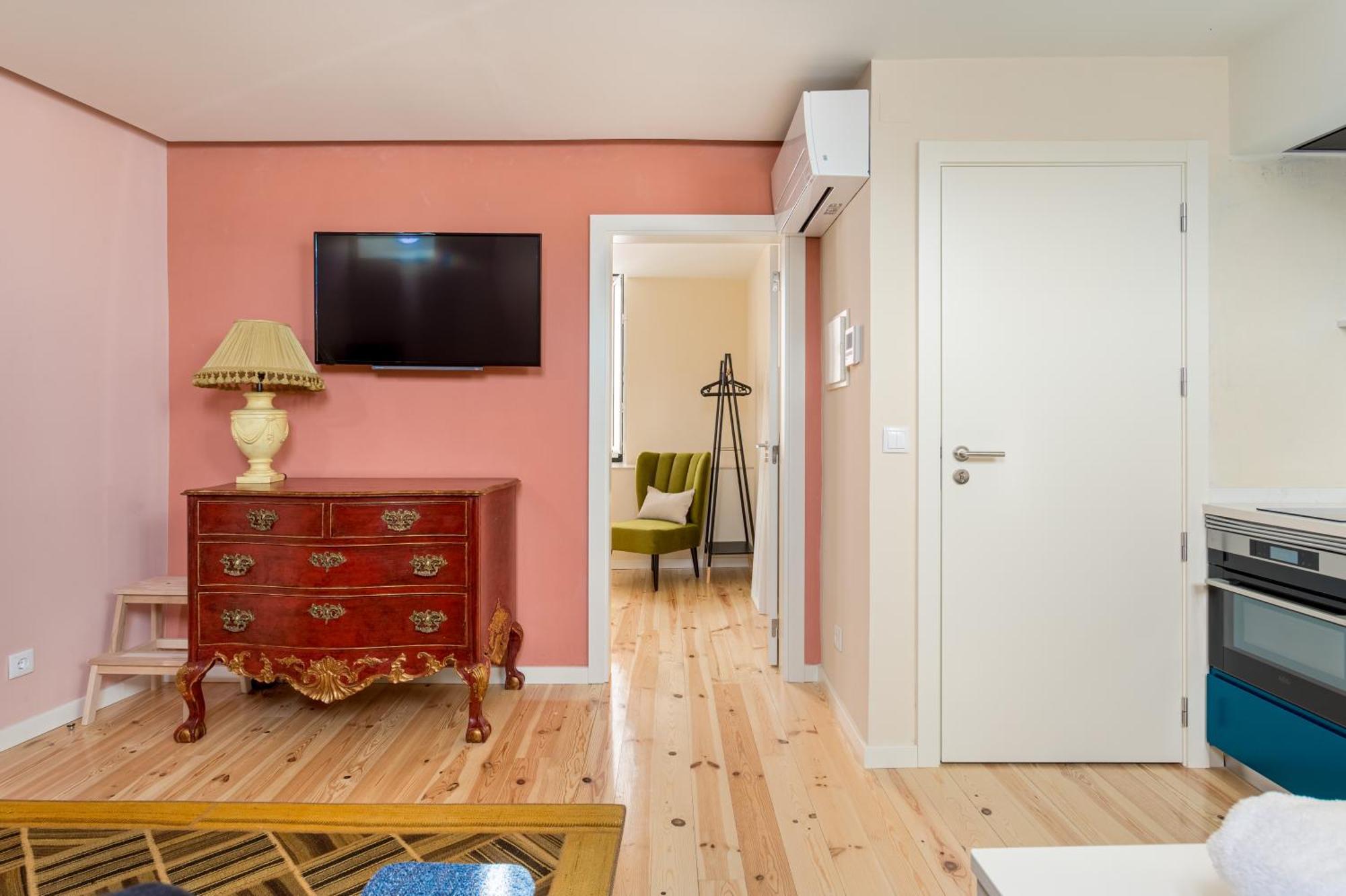 Joivy Flats Next To Rossio Square And Main Attractions Lisbon