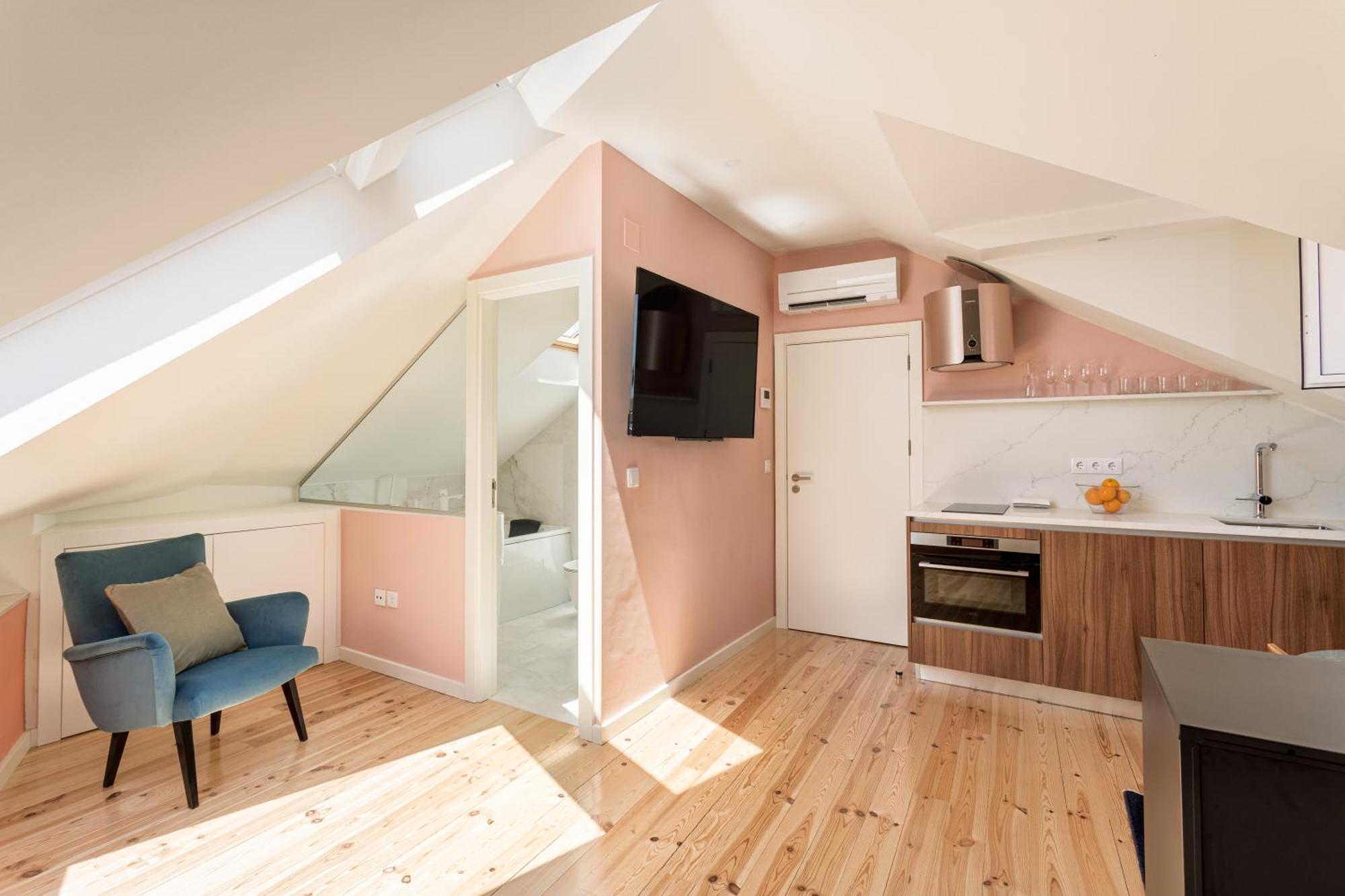 Joivy Flats Next To Rossio Square And Main Attractions * Lisbon
